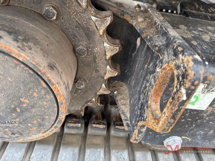 caterpillar-303-image-6