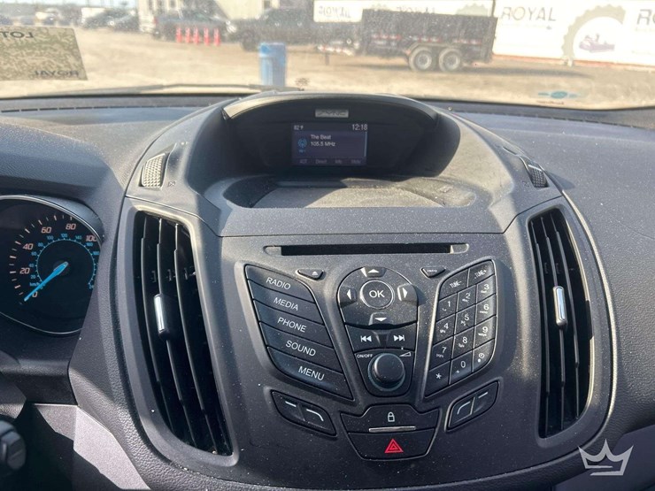 2015-ford-escape-image-17