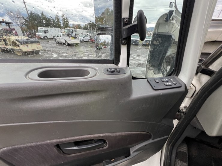 2013-international-7500-s/a-dump-truck-image-24