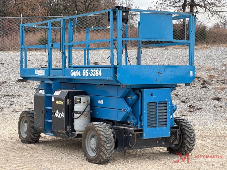 2016-genie-gs-3384-rough-terrain-scissor-lift-image-26