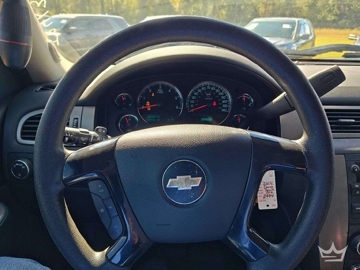 2014-chevrolet-tahoe-image-16