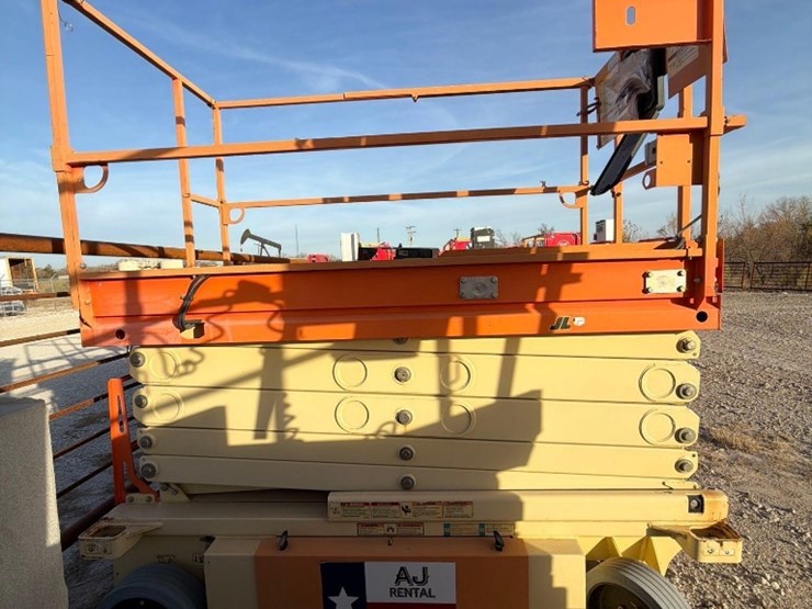 2015-jlg-3248rs-image-2