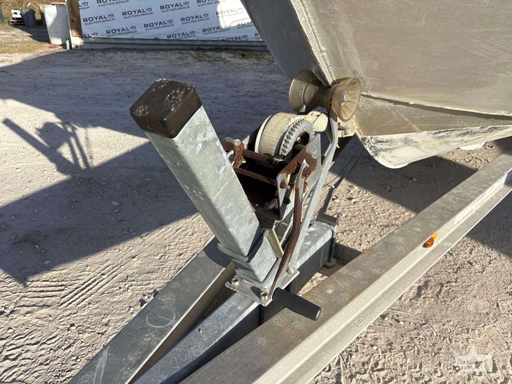 2011-armstong-marine-pilot-house-boat-w/-t/a-boat-trailer-image-58