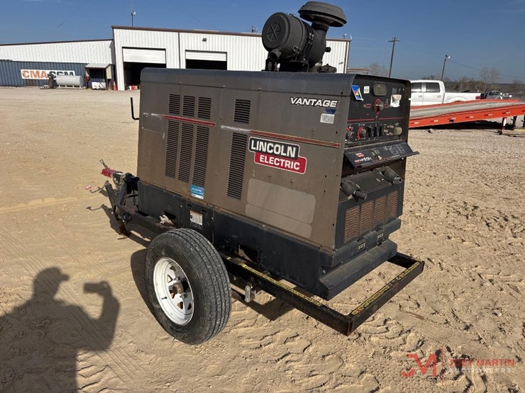 2019-lincoln-electric-vantage-549-hp-welder-/-generator-image-3