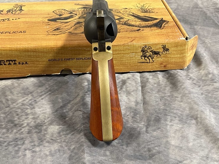 #5193-•-stoeger-cattleman,-45-colt-revolver-pistol,-sn:-um3413,-(neenah,-wi)-image-7