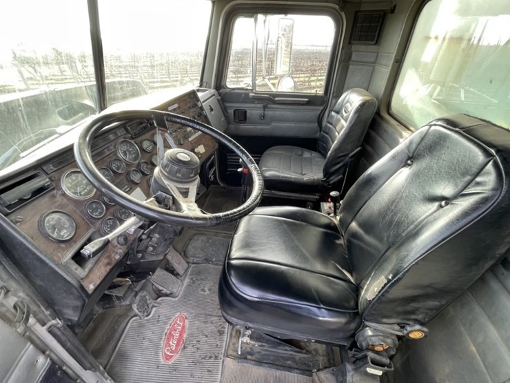 1988-peterbilt-379-image-26