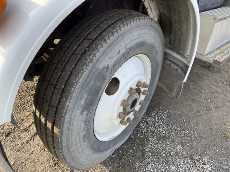 1988-peterbilt-379-image-10