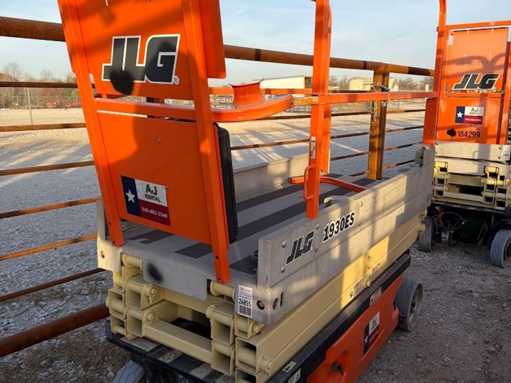 jlg-1930es-image-17