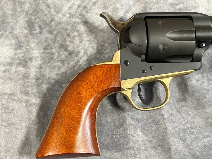 #5193-•-stoeger-cattleman,-45-colt-revolver-pistol,-sn:-um3413,-(neenah,-wi)-image-9