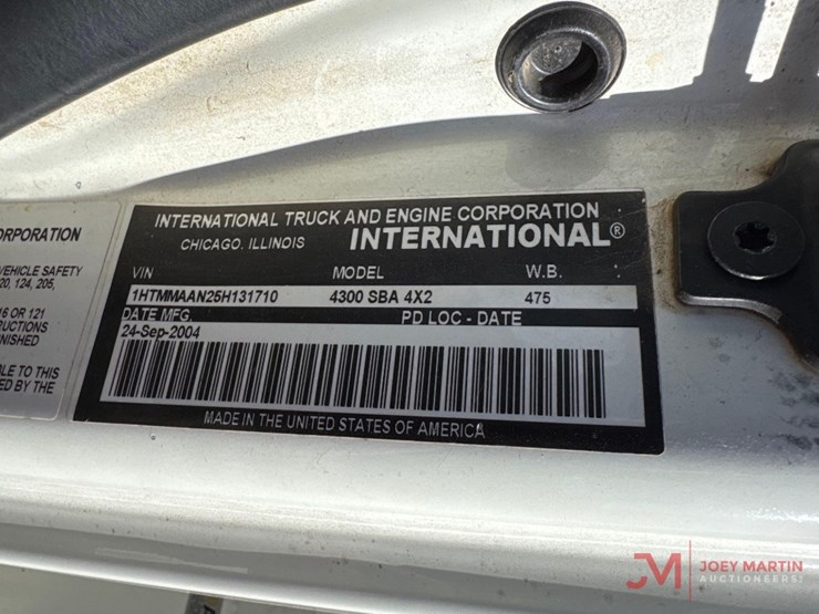 2005-international-durastar-4300-image-2