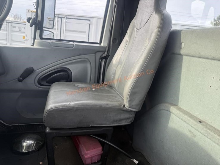 2002-international-4400lp-image-35