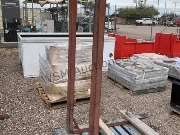 wheel-loader-bucket-forks-image-4