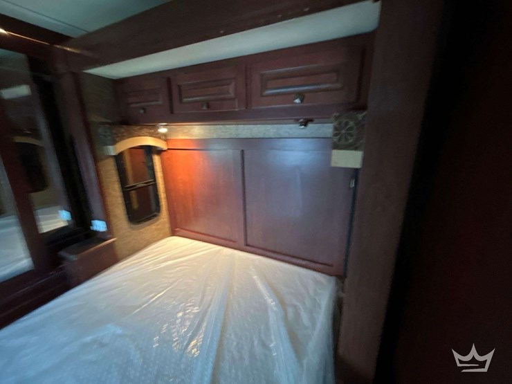 2013-freightliner-forest-river-390bh-39ft.-class-a-motorhome-image-17