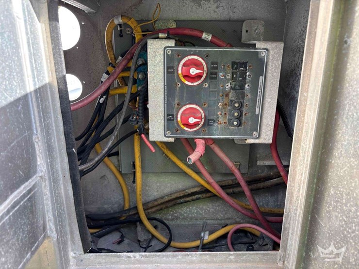 2011-armstong-marine-pilot-house-boat-w/-t/a-boat-trailer-image-33