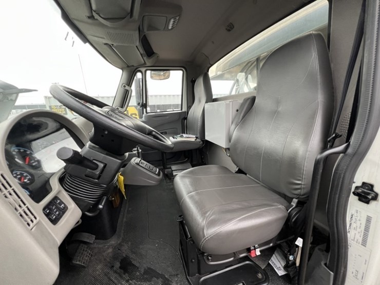 international-durastar-4300-image-33