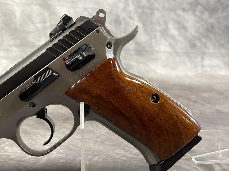 #5196-•-tanfoglio,-10mm-semi-auto-pistol,-sn:-ea44619,-(neenah,-wi)-image-9