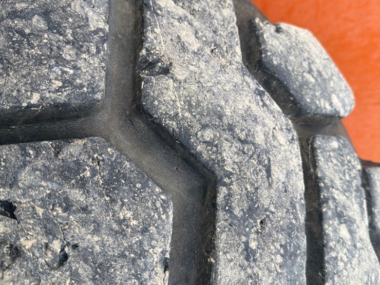 2013-sky-trak-10042-image-15