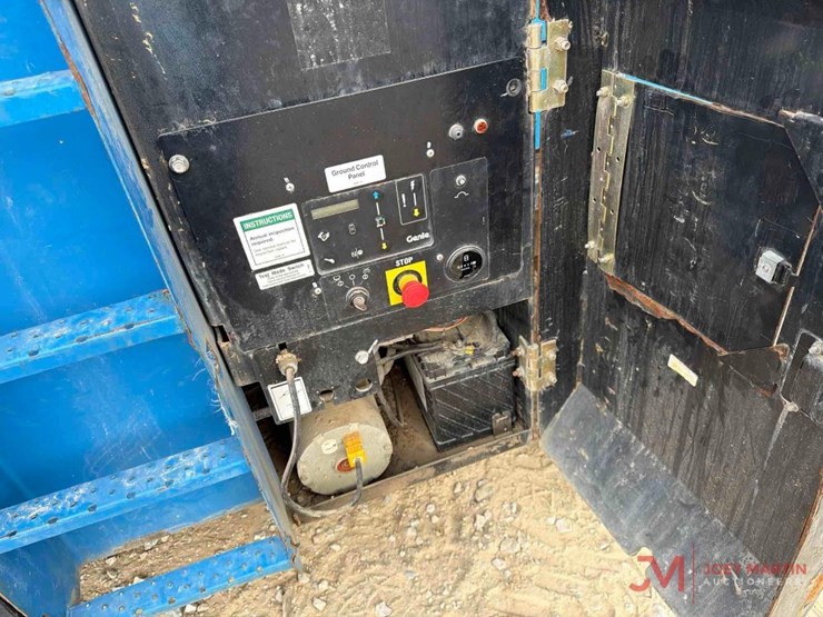 2016-genie-gs-3384-rough-terrain-scissor-lift-image-11