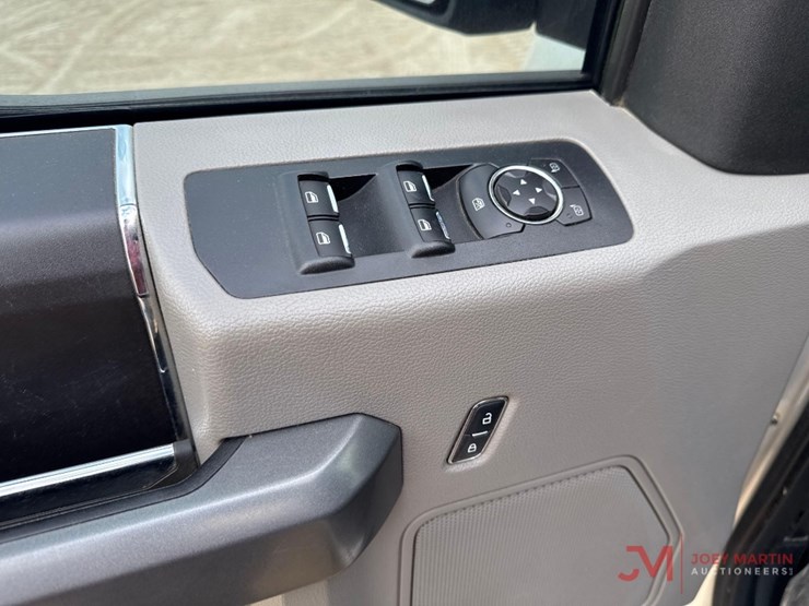 ford-f150-xlt-image-18