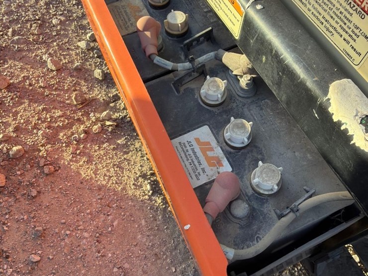 2010-jlg-1930es-image-6