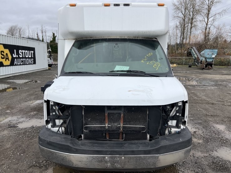 2014-chevrolet-express-paratransit-bus-image-8