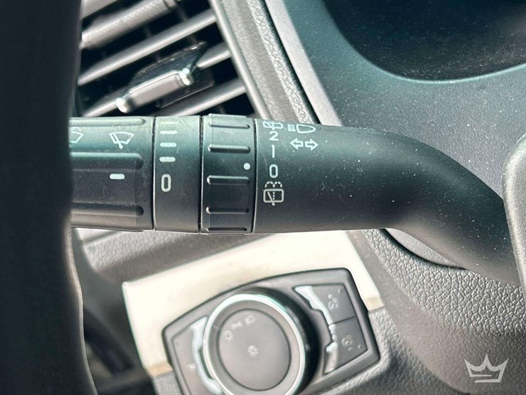 2016-ford-explorer-image-16