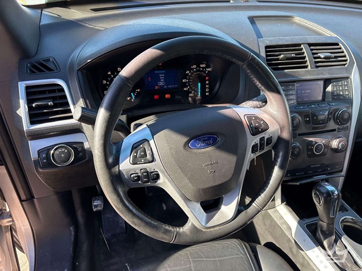 2014-ford-explorer-image-13