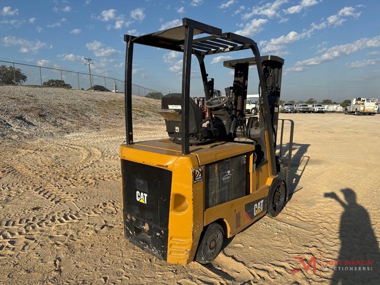 caterpillar-ec30n2-image-2