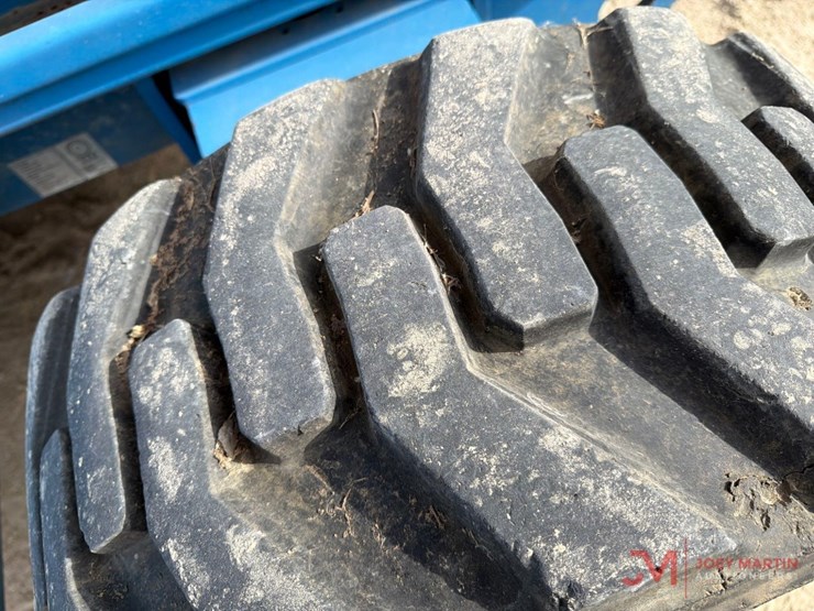 2013-genie-gs-4390-rough-terrain-scissor-lift-image-12