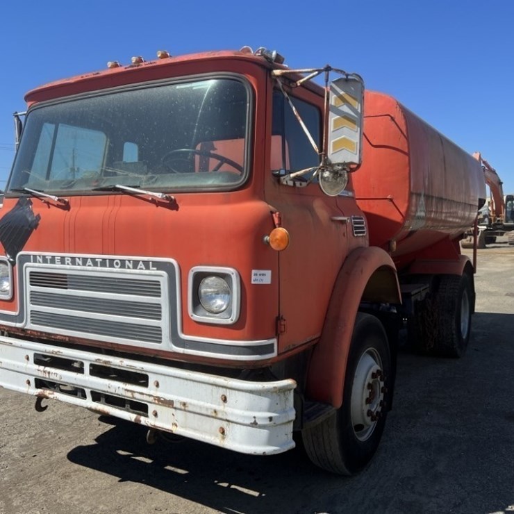 1975 INTERNATIONAL CARGOSTAR