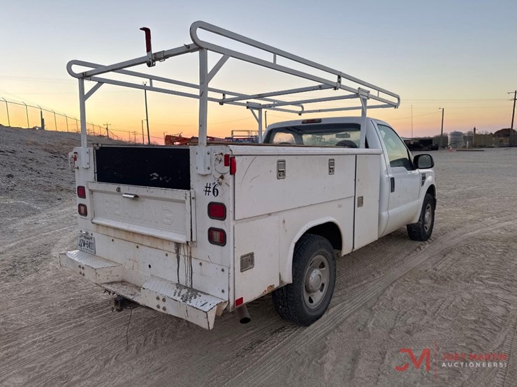 2009-ford-f250-xl-image-2