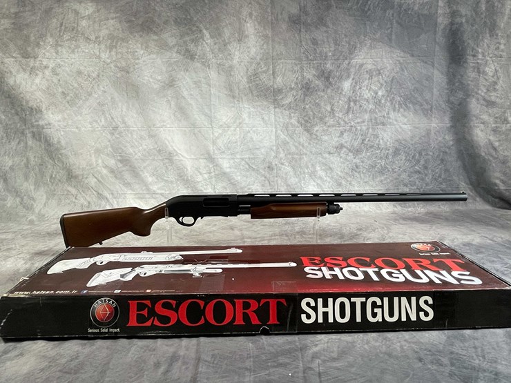 #4045-•-escort-m87,-12-ga.-pump-action-shotgun,-sn:-417372,-(neenah,-wi)-image-1