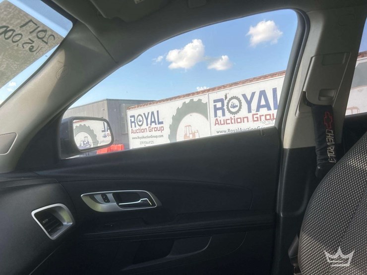 2017-chevrolet-equinox-image-16