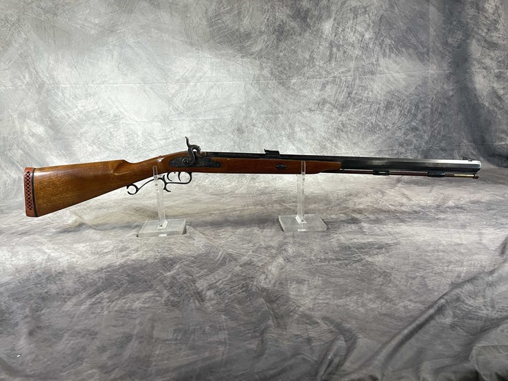 #1201-•-thompson-center,-.54-cal-muzzleloader,-sn:-10143,-(neenah,-wi)-image-1