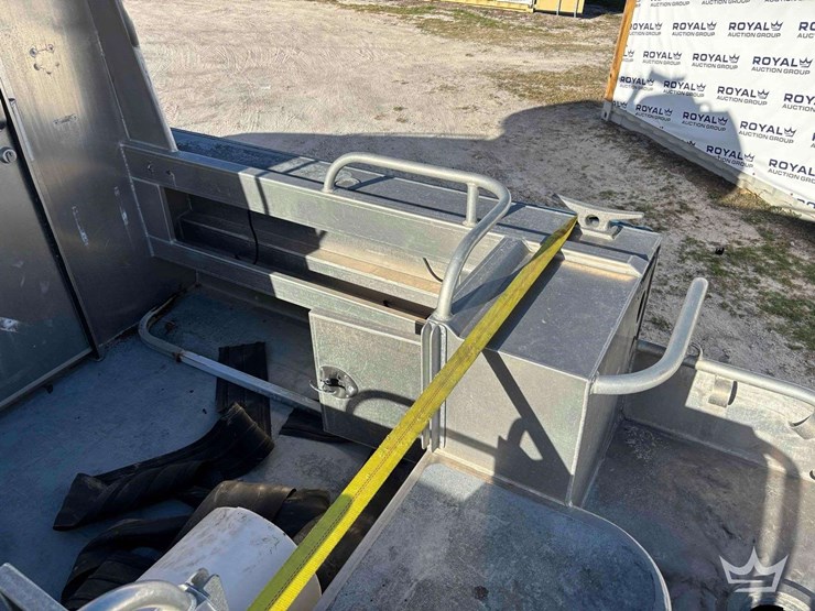 2011-armstong-marine-pilot-house-boat-w/-t/a-boat-trailer-image-27