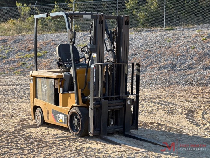 caterpillar-ec30n2-image-1