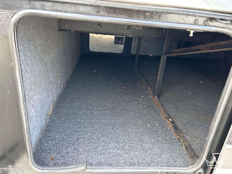 2013-freightliner-forest-river-390bh-39ft.-class-a-motorhome-image-26