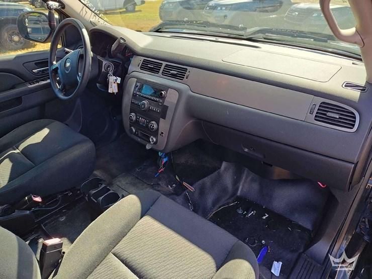 2014-chevrolet-tahoe-image-22