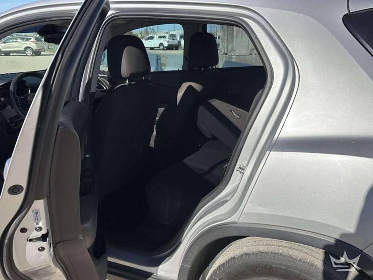 2018-chevrolet-trax-suv-image-19