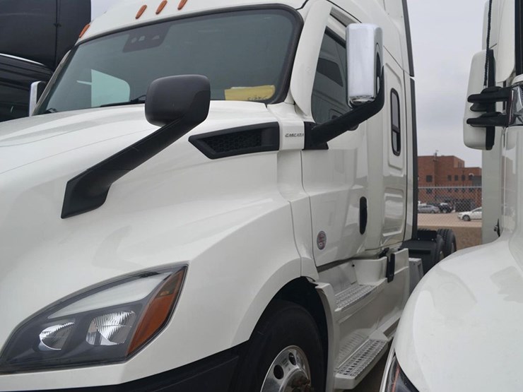 2022-freightliner-cascadia-116-image-3