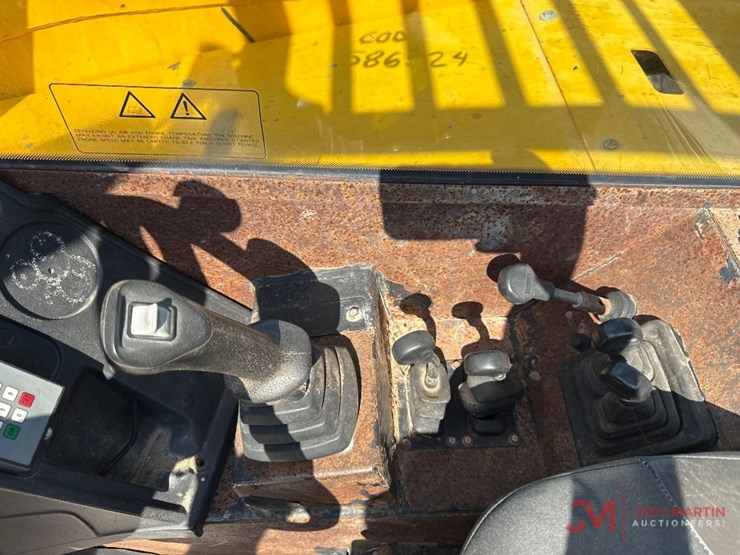 2017-jcb-510-56-image-18