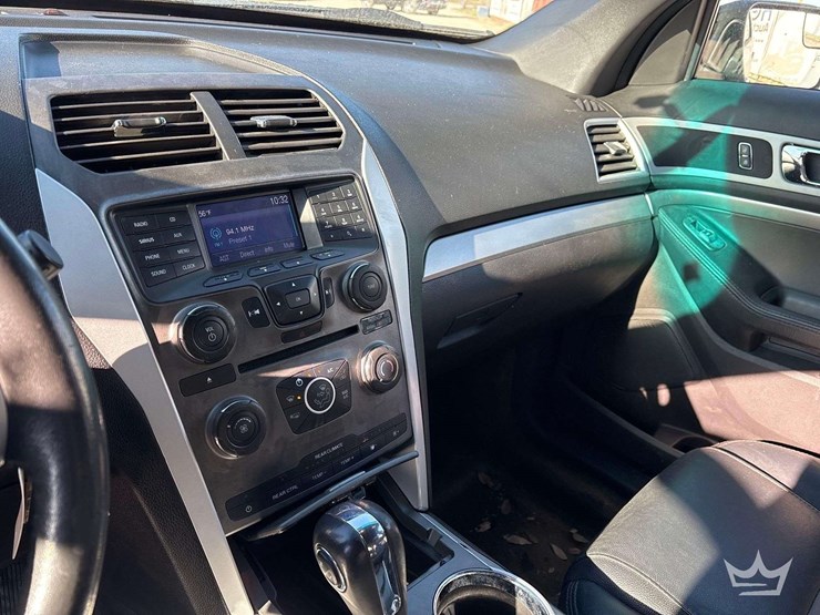 2014-ford-explorer-image-15