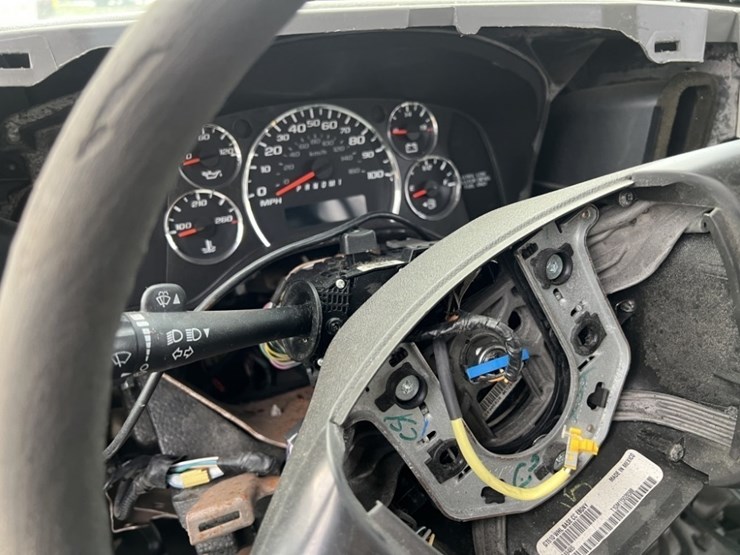 2014-chevrolet-express-paratransit-bus-image-22