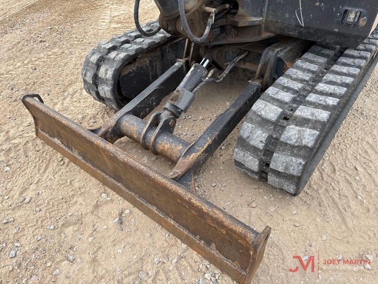 2014-case-cx57c-image-12