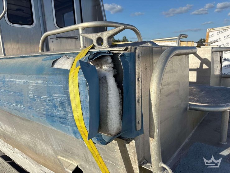 2011-armstong-marine-pilot-house-boat-w/-t/a-boat-trailer-image-7