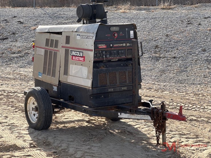 2019-lincoln-electric-vantage-549-hp-welder-/-generator-image-1