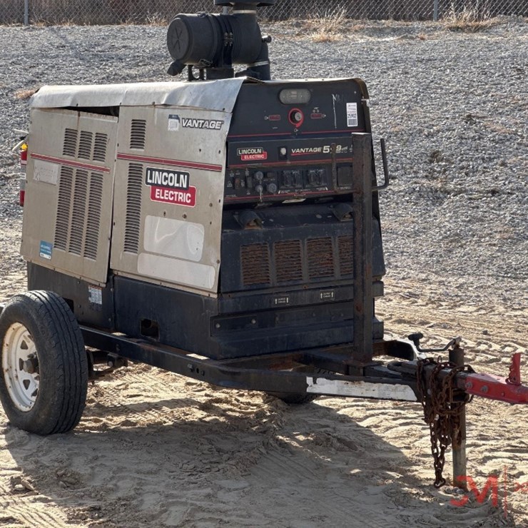 2019 LINCOLN ELECTRIC VANTAGE 549 HP WELDER / GENERATOR