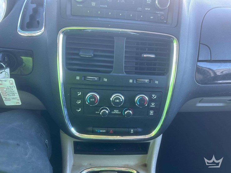 2016-dodge-grand-caravan-image-16