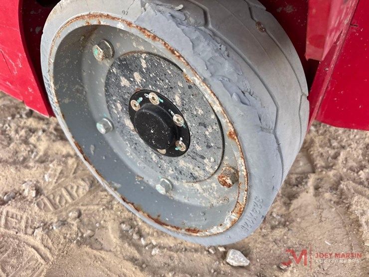 mec-micro-26-electric-scissor-lift-image-6