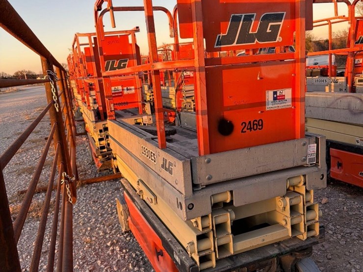 jlg-1930es-image-1